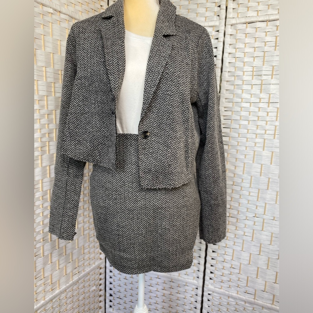 NWT Hem & Thread Chevron Jacquard Textured Crop Blazer flattering 1 button close - Picture 10 of 11